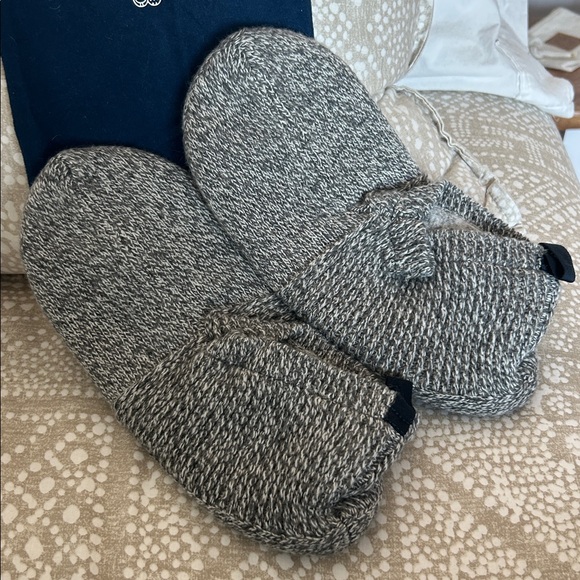 Bombas Heathered Gray Gripper Slipper Socks size Medium New - Picture 3 of 10